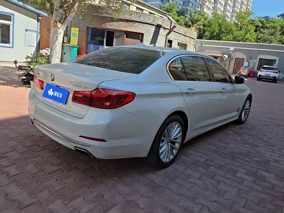 BMW 5 Series — фото 3
