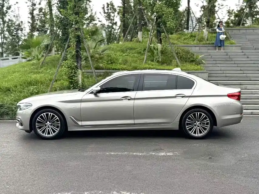 BMW 5 Series — фото 5