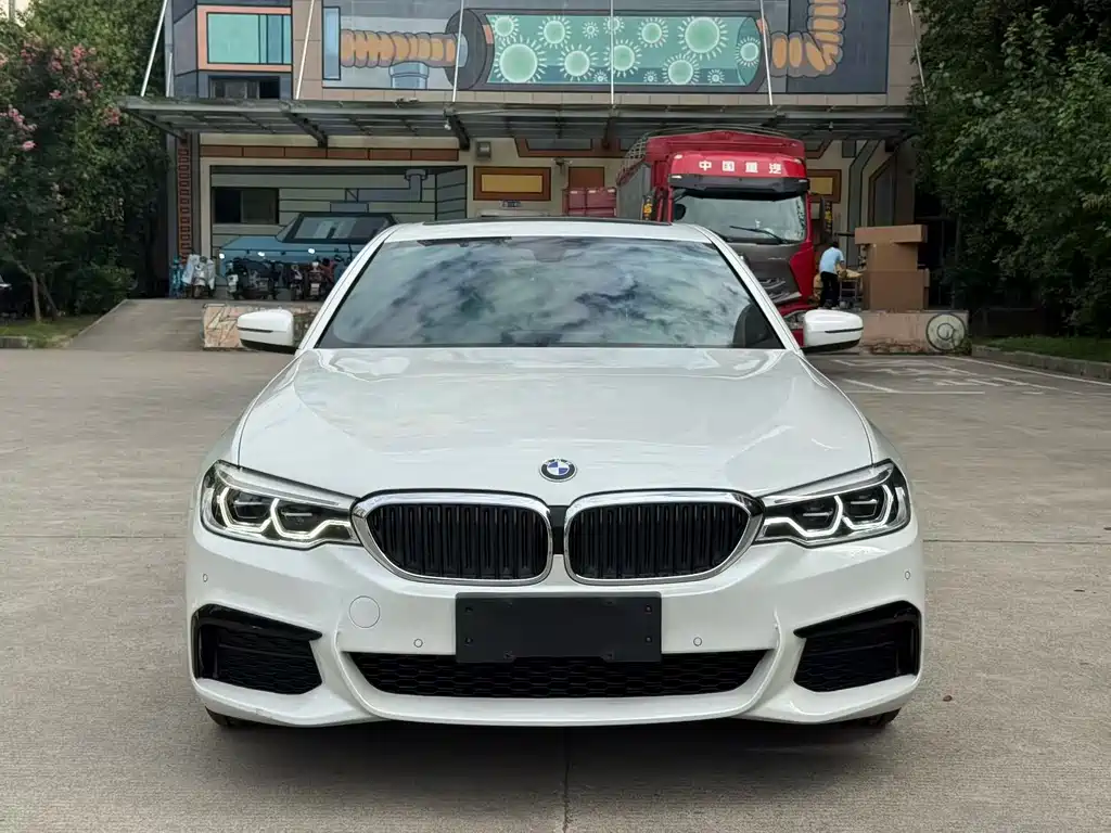 BMW 5 Series — фото 2