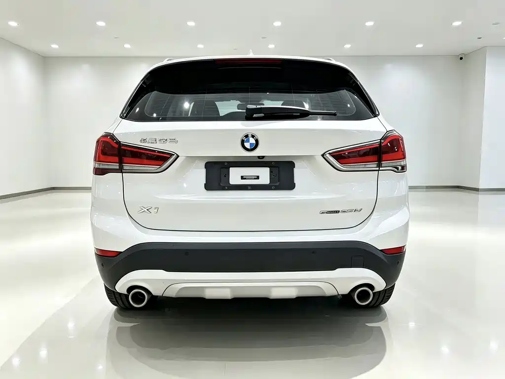 BMW X1 — фото 5