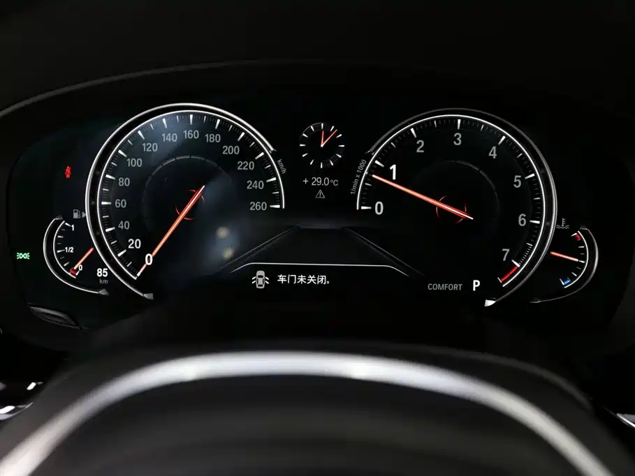 BMW 5 Series — фото 13