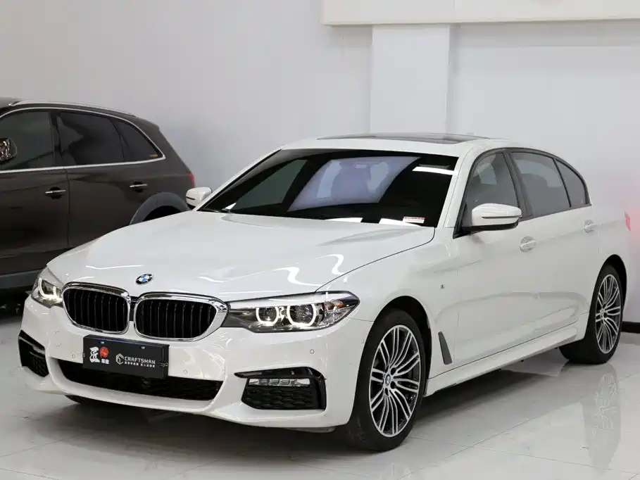 BMW 5 Series — фото 19