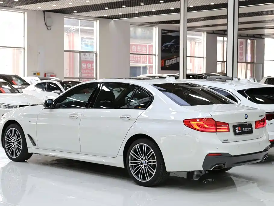 BMW 5 Series — фото 20