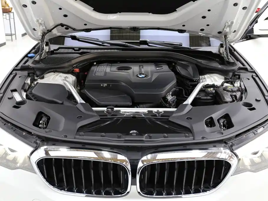 BMW 5 Series — фото 22