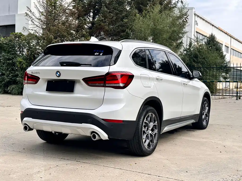 BMW X1 — фото 5