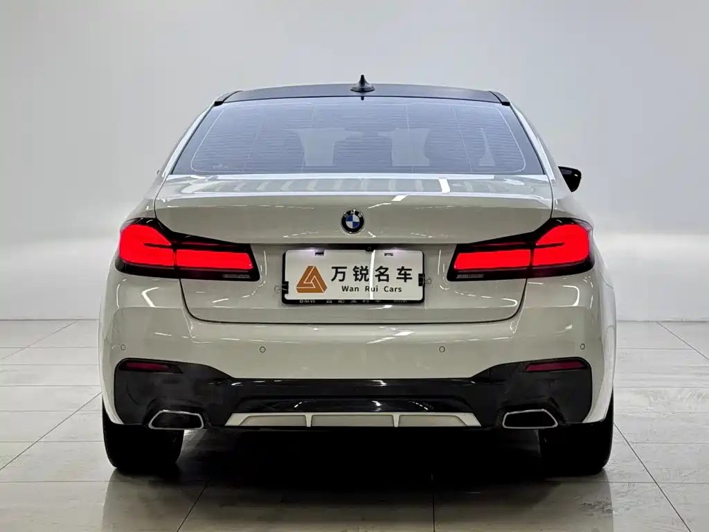BMW 5 Series — фото 4