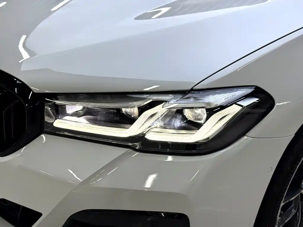 BMW 5 Series — фото 6