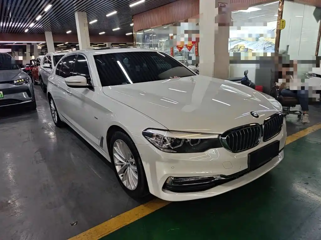 BMW 5 Series — фото 4