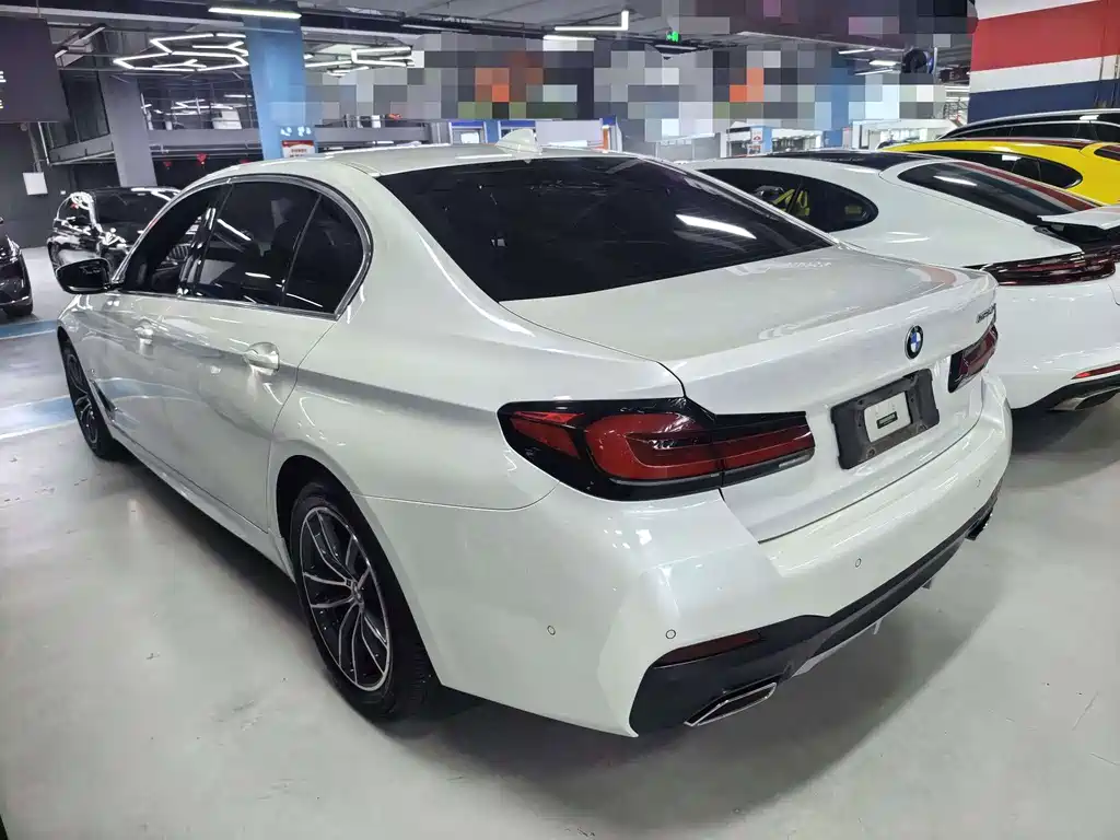 BMW 5 Series — фото 13