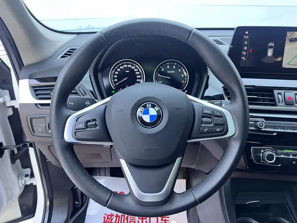 BMW X1 — фото 10