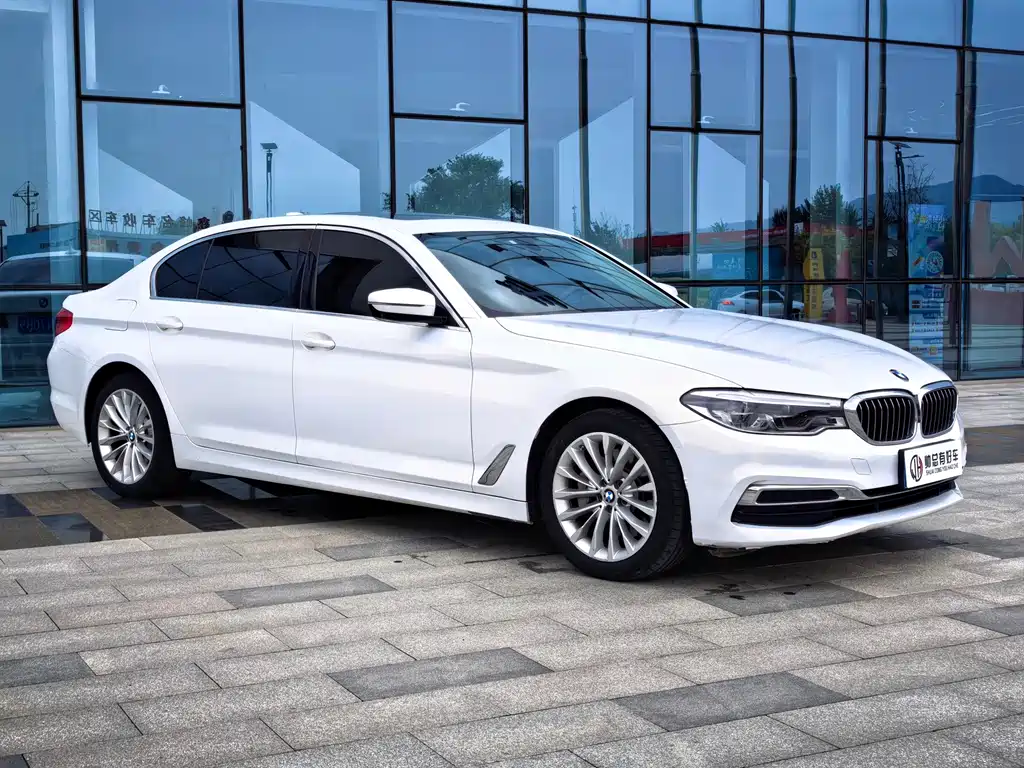 BMW 5 Series — фото 3