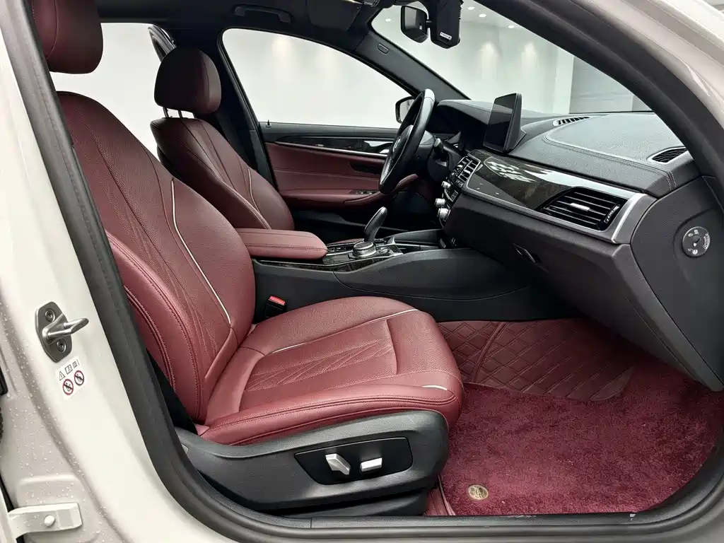 BMW 5 Series — фото 10