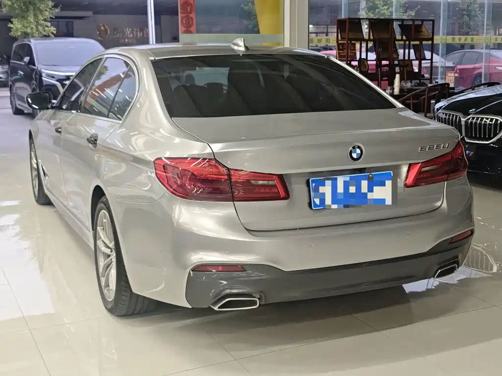 BMW 5 Series — фото 4