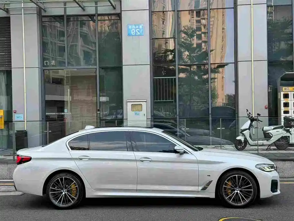 BMW 5 Series — фото 4