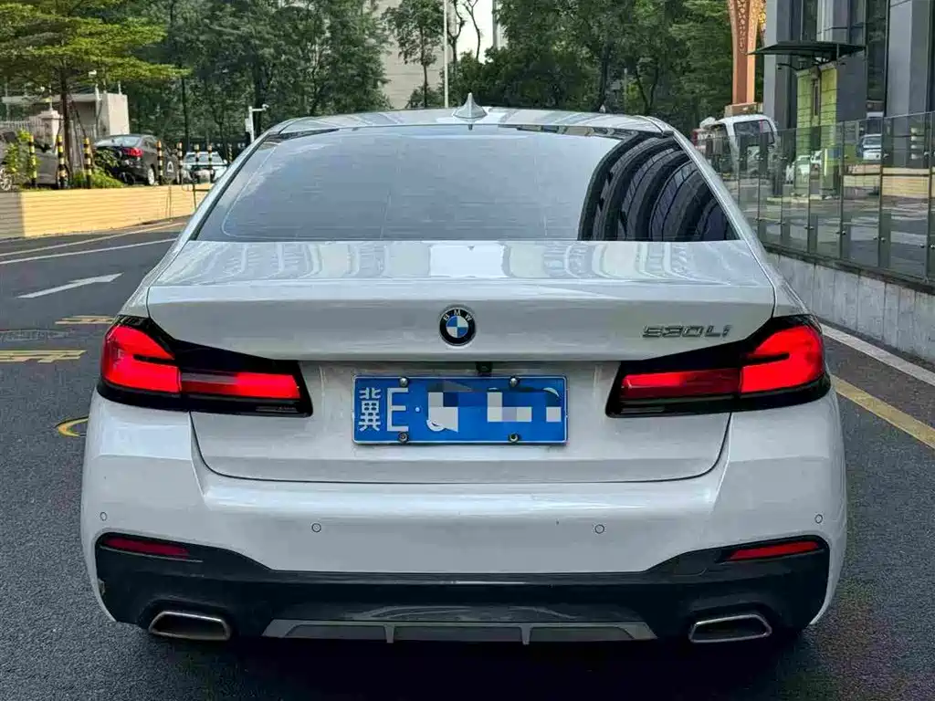 BMW 5 Series — фото 5