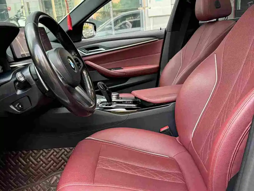 BMW 5 Series — фото 9