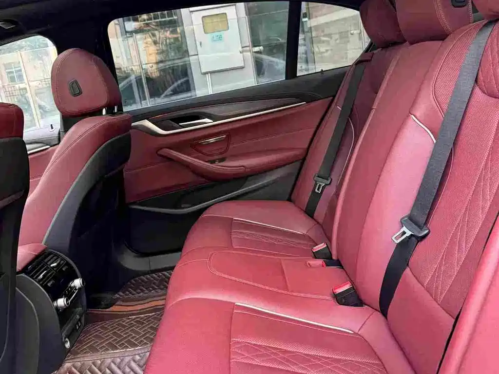 BMW 5 Series — фото 10