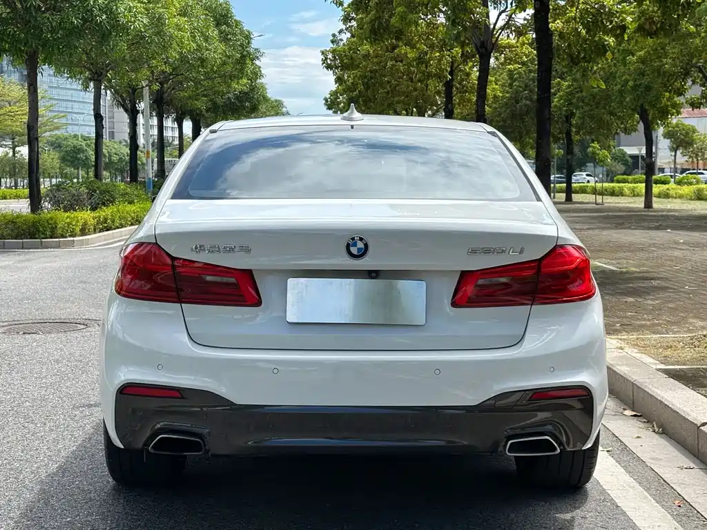 BMW 5 Series — фото 14
