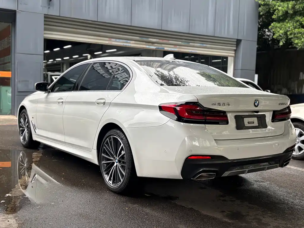 BMW 5 Series — фото 4
