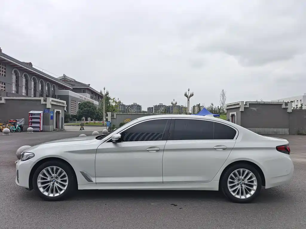 BMW 5 Series — фото 3