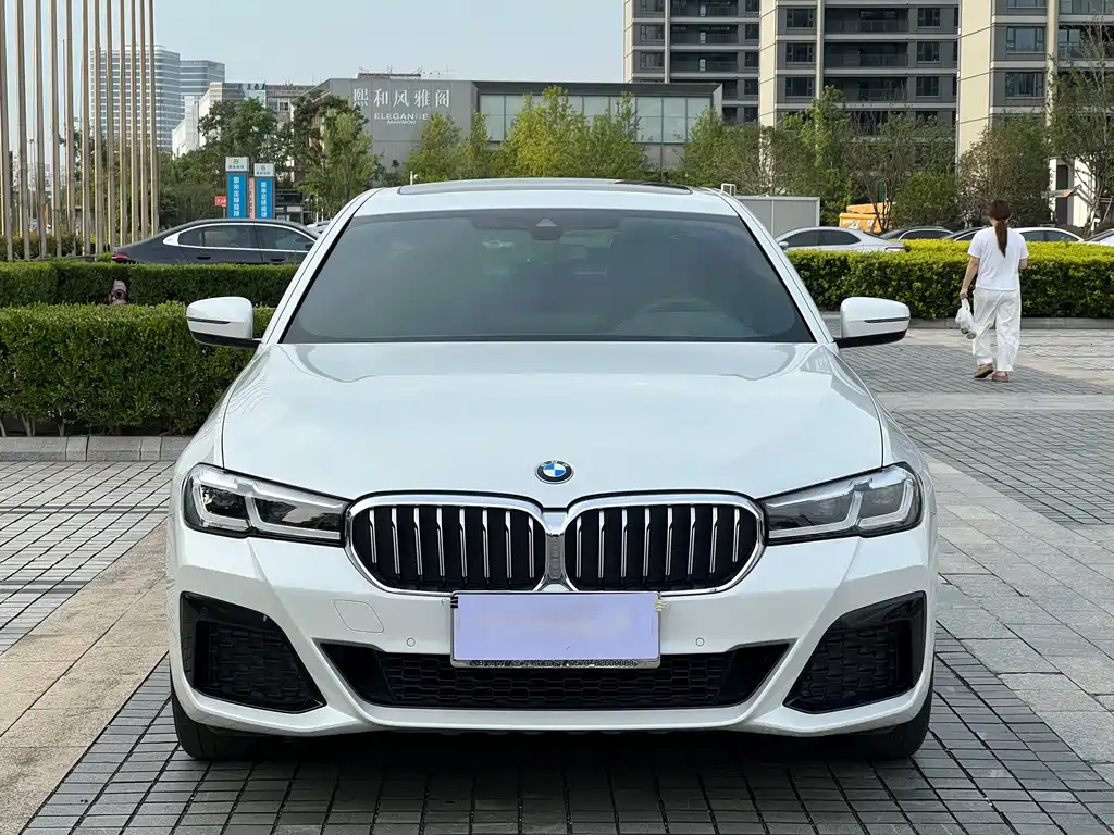 BMW 5 Series — фото 2