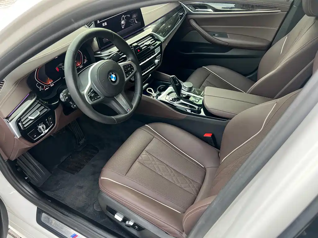 BMW 5 Series — фото 9
