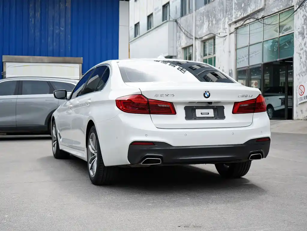BMW 5 Series — фото 2