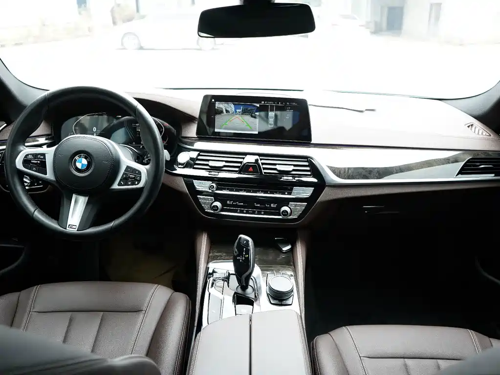 BMW 5 Series — фото 6