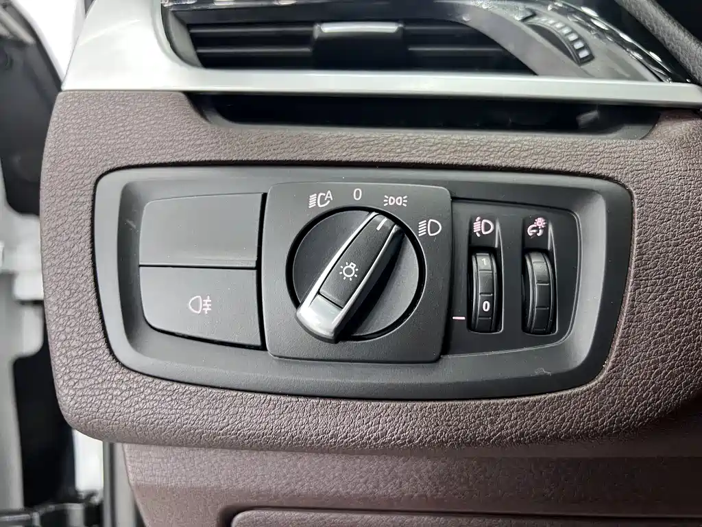 BMW X1 — фото 11