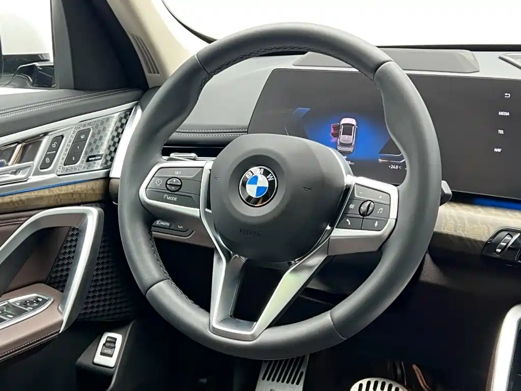BMW X1 — фото 21