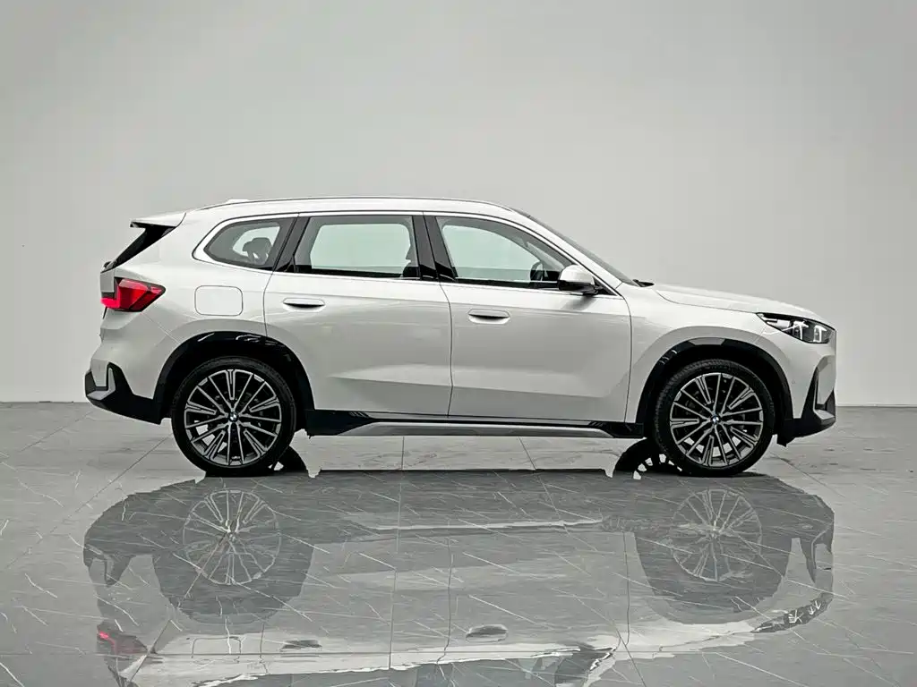 BMW X1 — фото 7