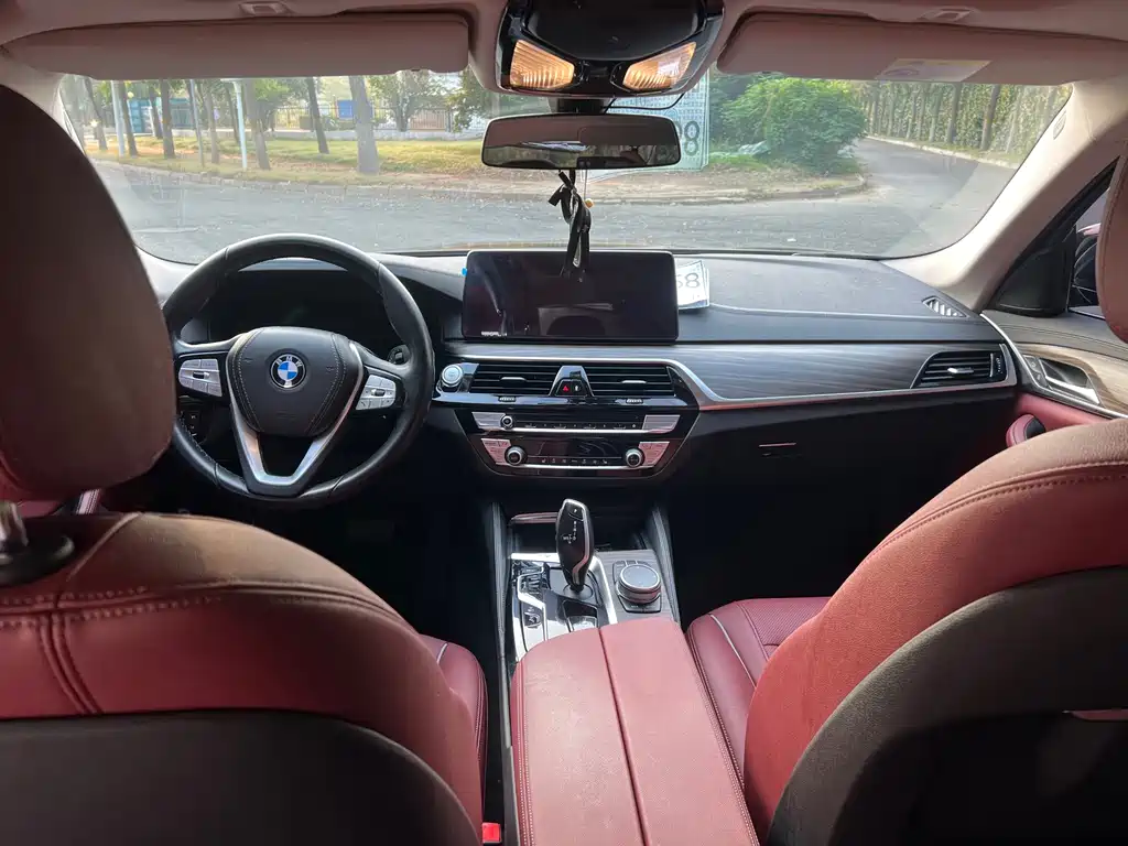 BMW 5 Series New Energy — фото 10
