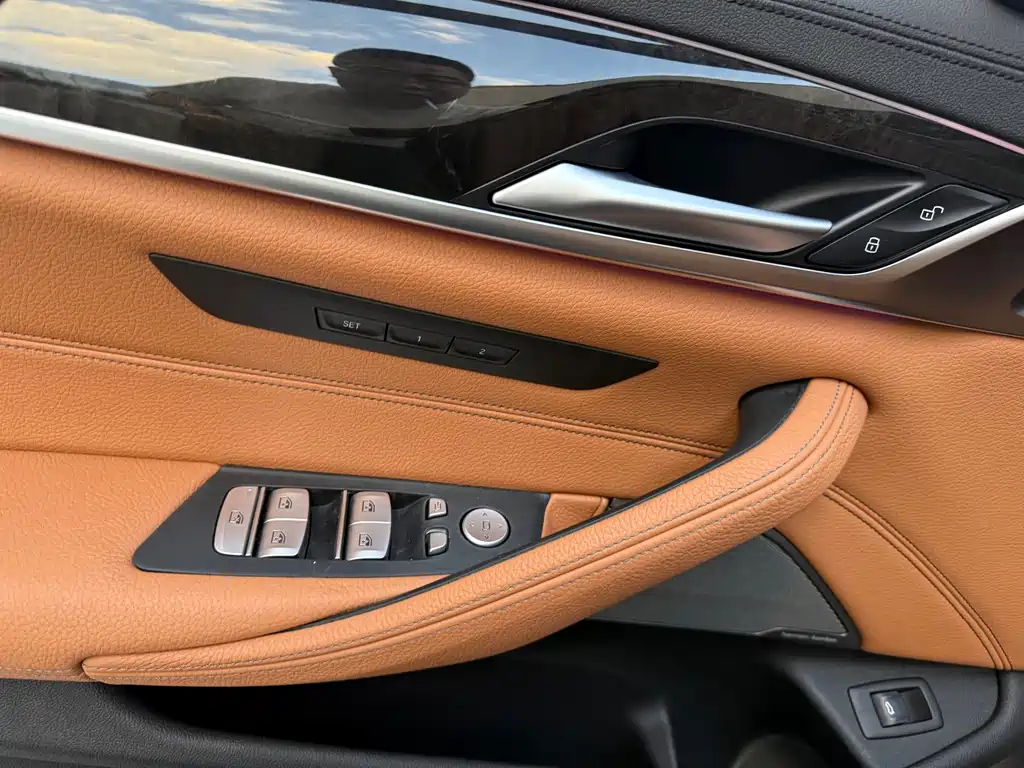 BMW 5 Series — фото 18