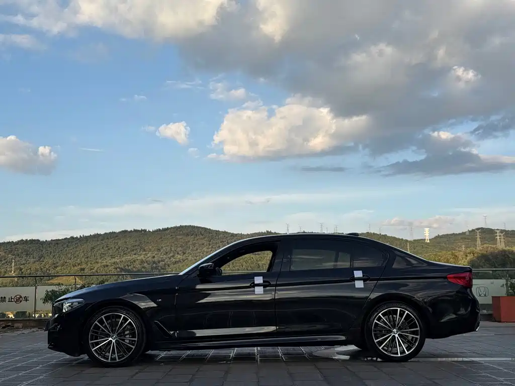 BMW 5 Series — фото 10