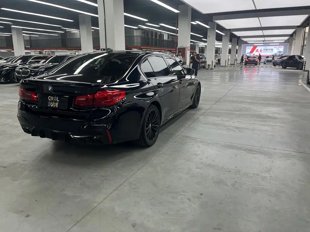 BMW 5 Series — фото 13