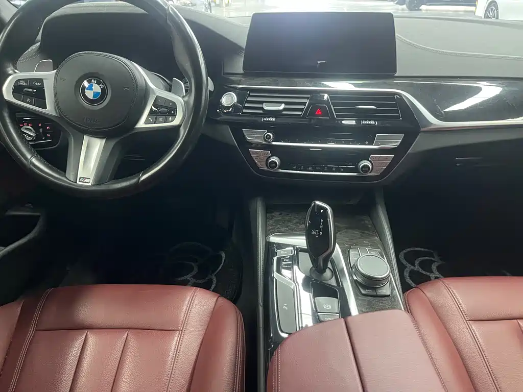 BMW 5 Series — фото 9