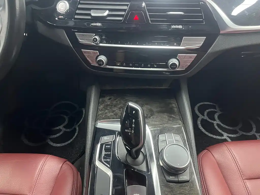 BMW 5 Series — фото 10
