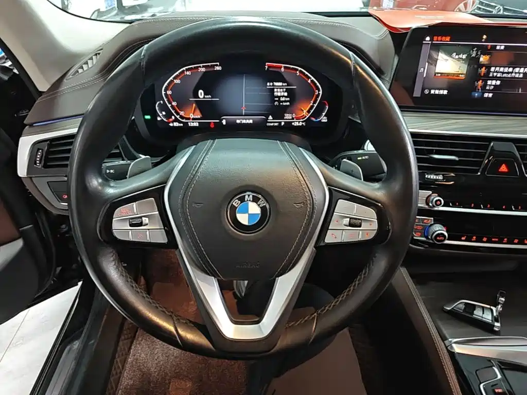BMW 5 Series — фото 11