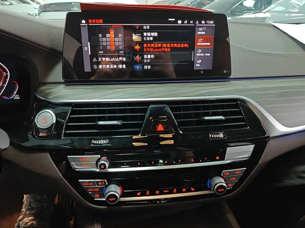 BMW 5 Series — фото 13