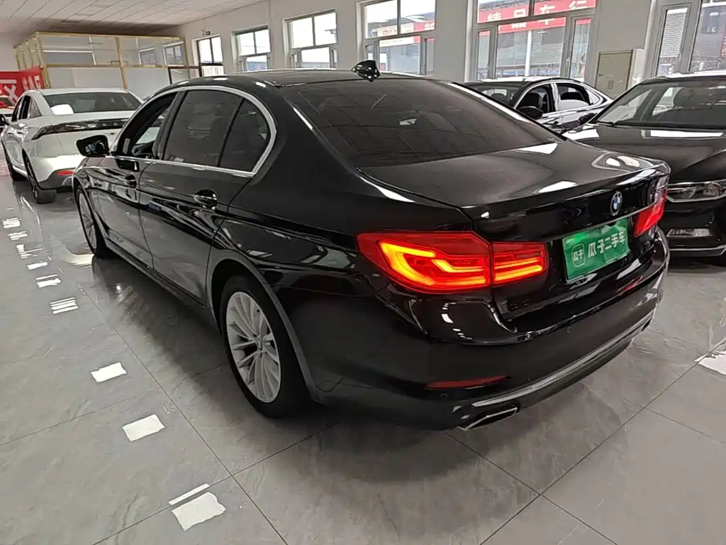 BMW 5 Series — фото 5