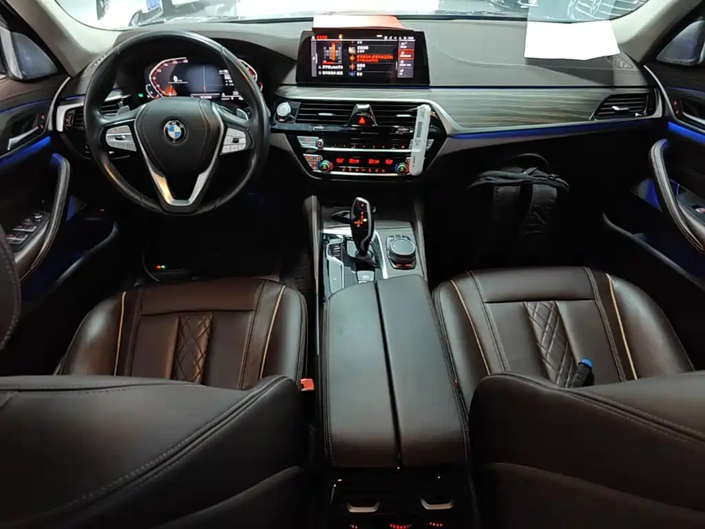 BMW 5 Series — фото 10
