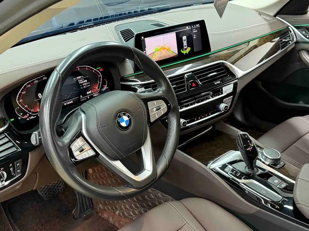 BMW 5 Series — фото 11