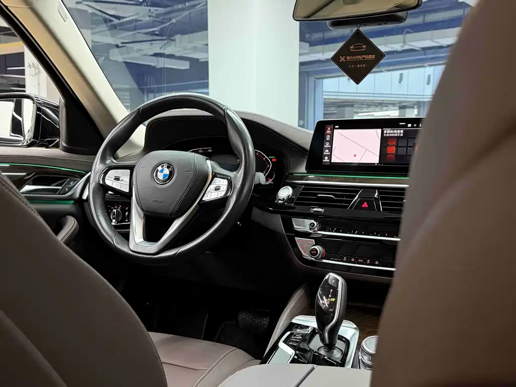 BMW 5 Series — фото 19