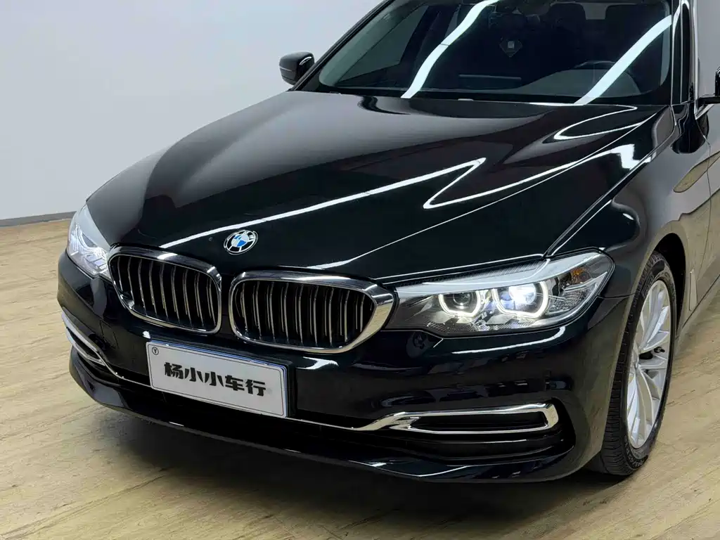 BMW 5 Series — фото 4