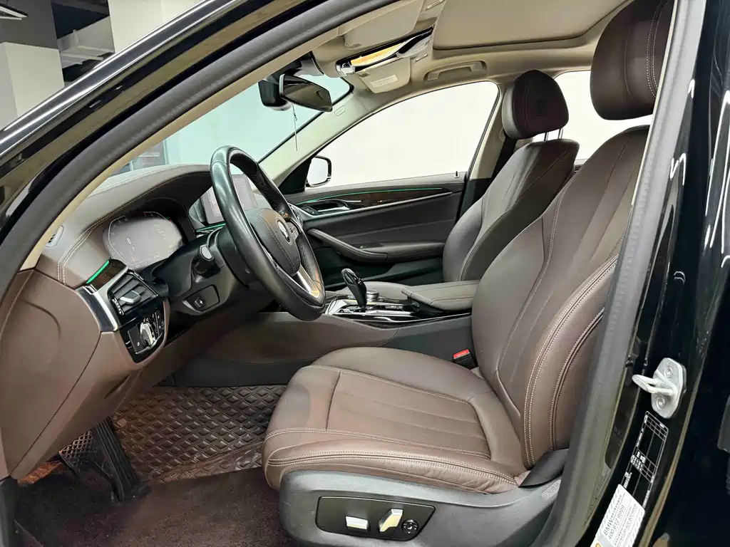 BMW 5 Series — фото 10
