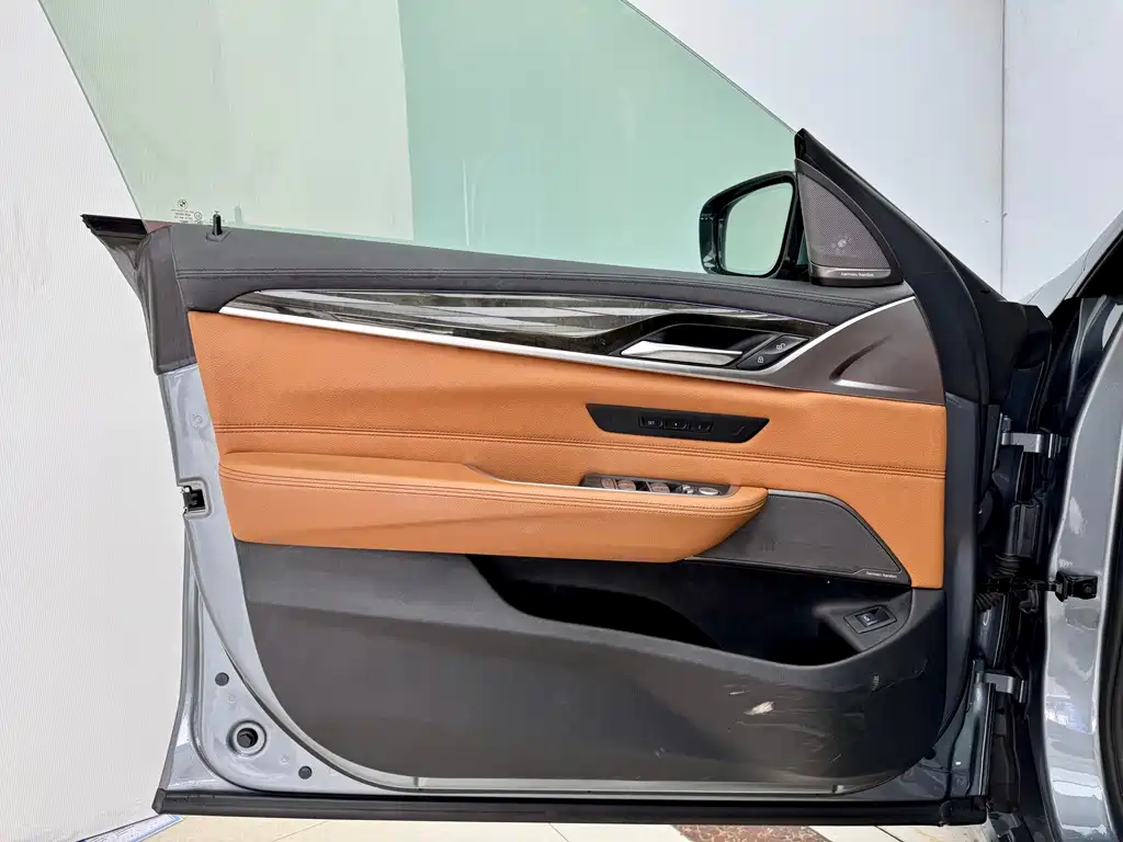 BMW 6 Series GT — фото 9