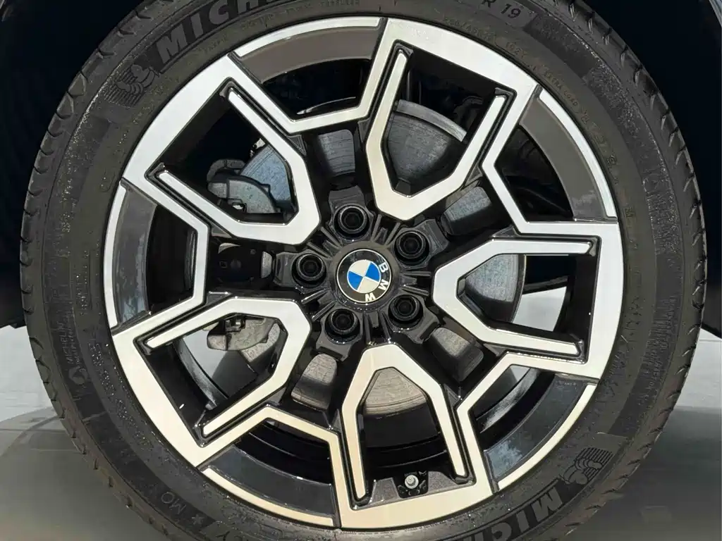 BMW X1 — фото 18