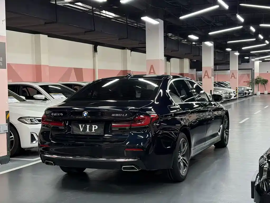 BMW 5 Series — фото 10