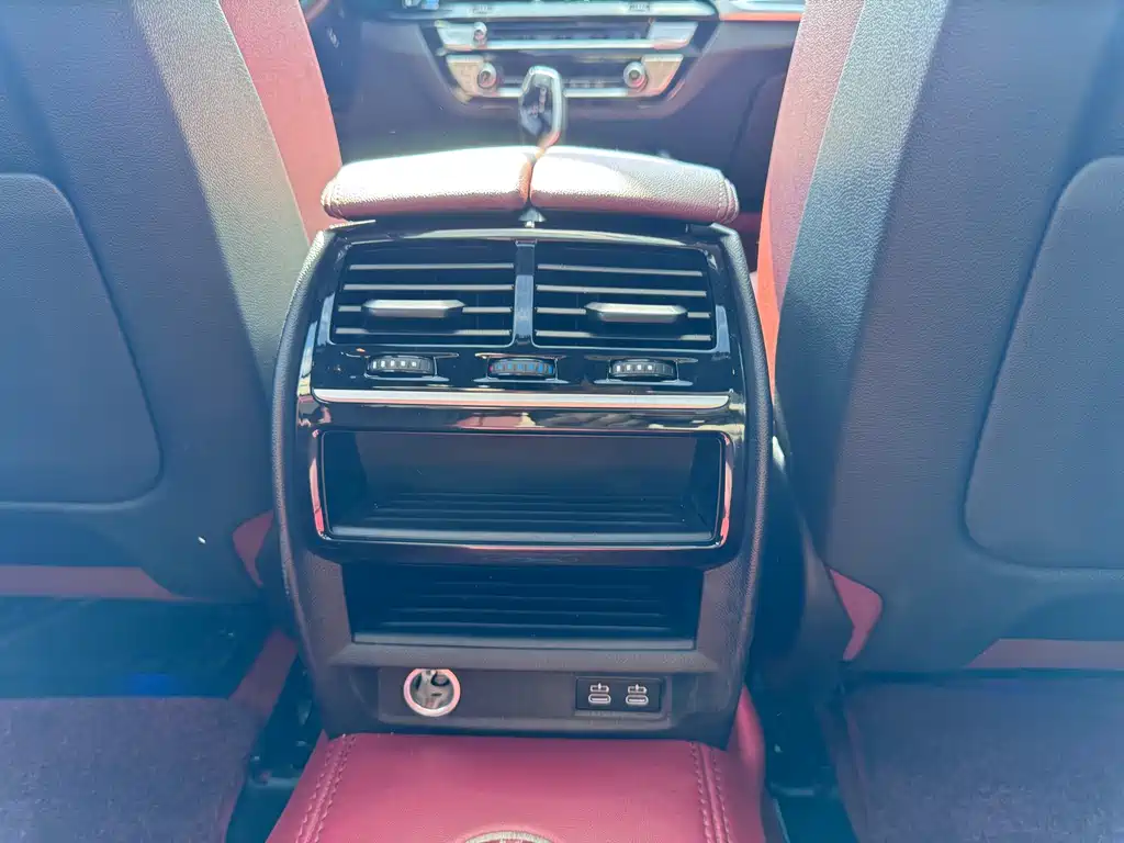 BMW 5 Series — фото 10