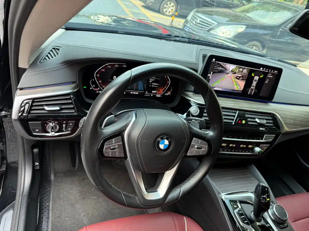 BMW 5 Series — фото 11
